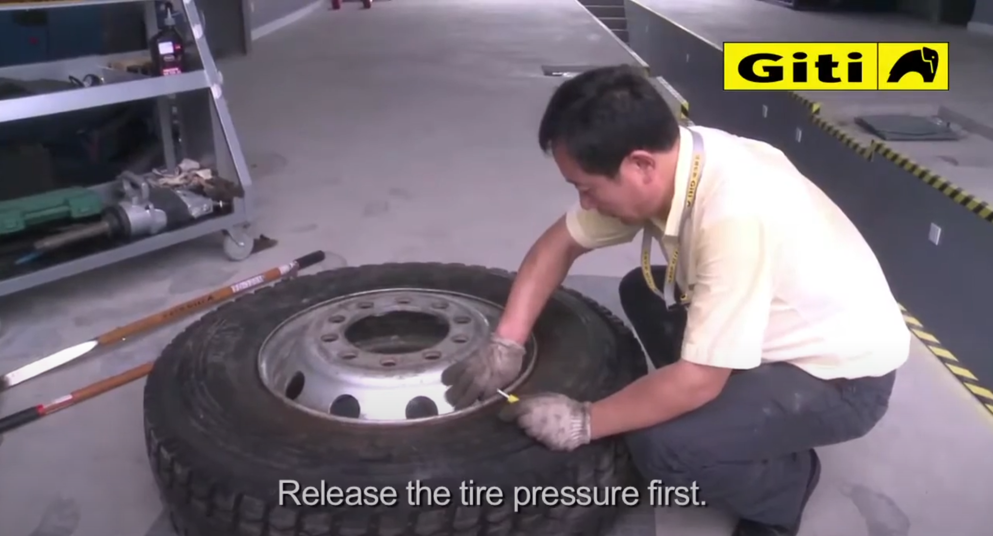 Tubeless Tire Demounting Demo